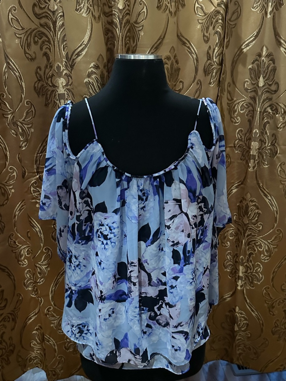 Jennifer Lopez Blue Floral Cold-Shoulder Camisole